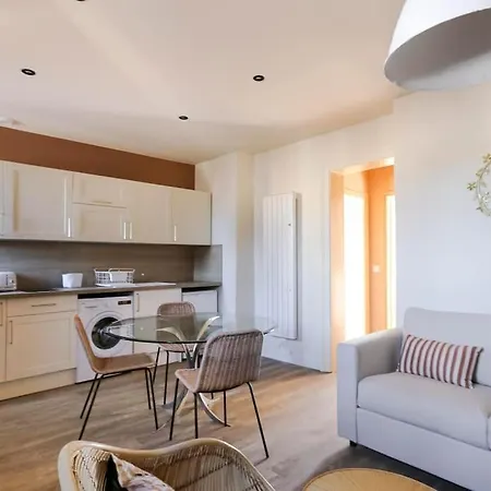 Prestigieux Place Saint Marc Iv D Apartmán